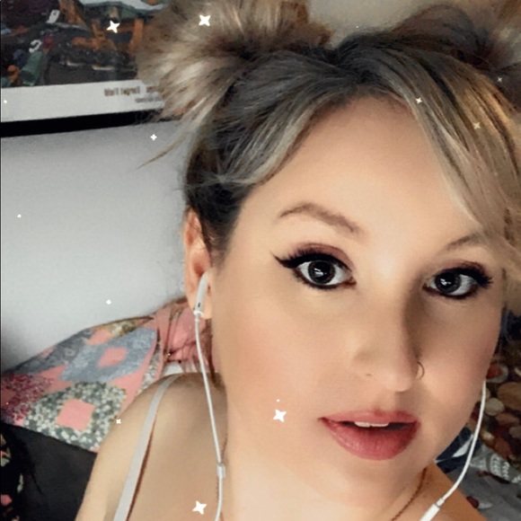 Meet your Posher, Grace - Picture 1 of 3